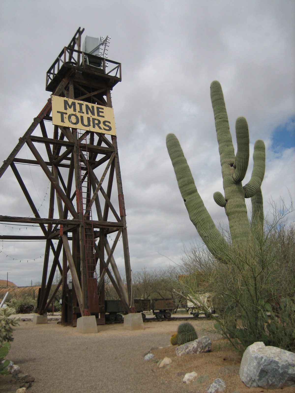 Signs for the mine tours south of Tucson.