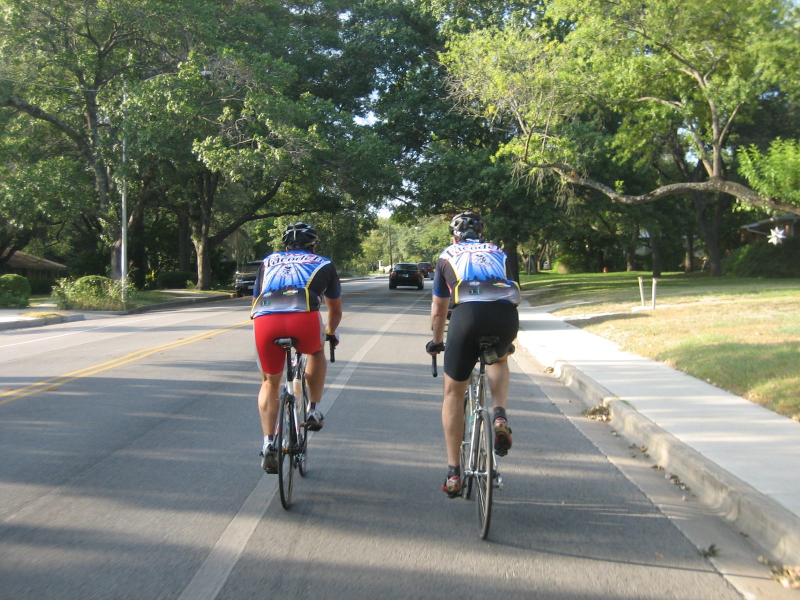 Monday nights this summer have meant TacoDeli team rides.  I decided to bring my camera along...