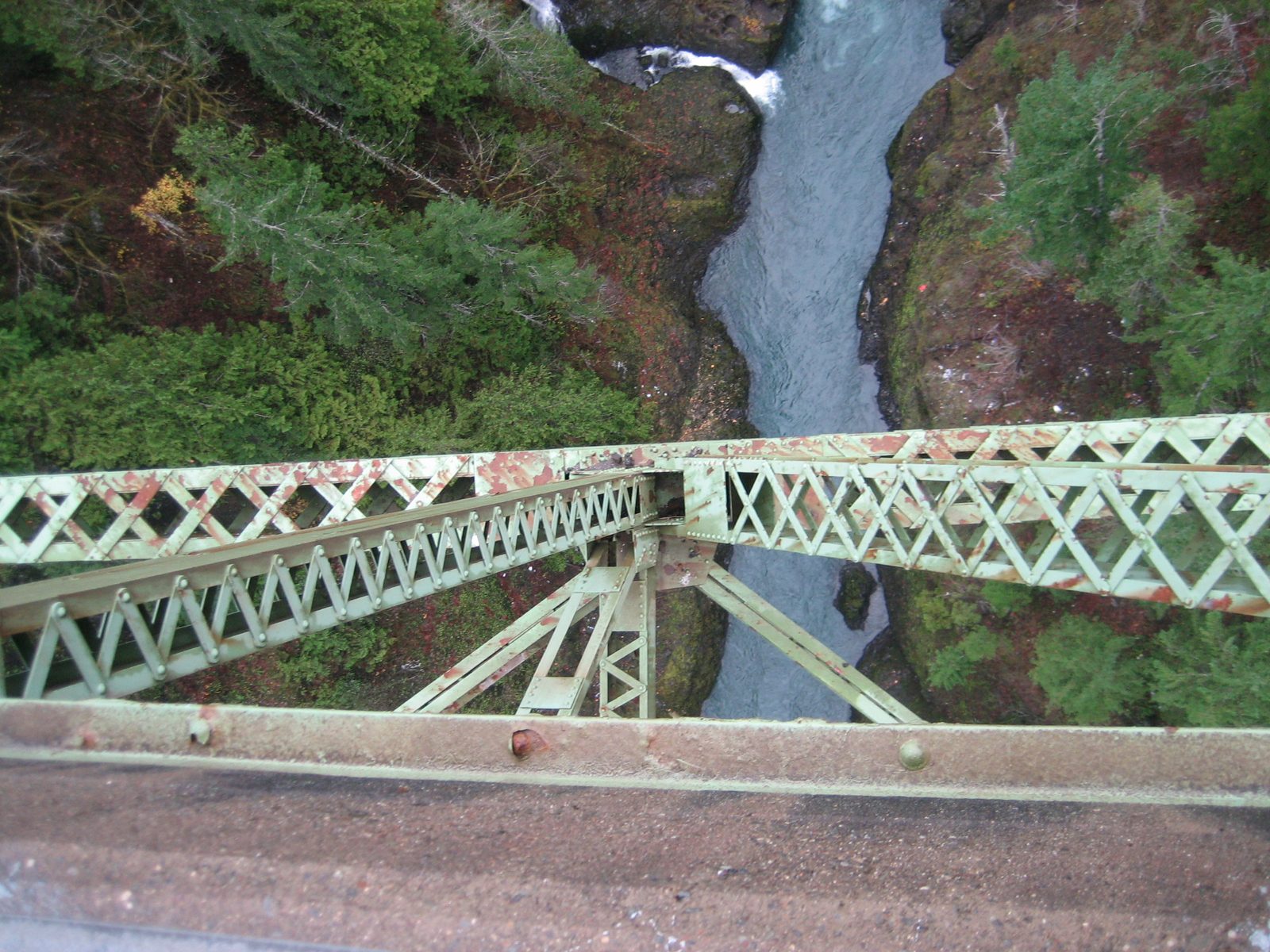 Including the bridge in the shot.  The big waterfall is draining in on the left there.