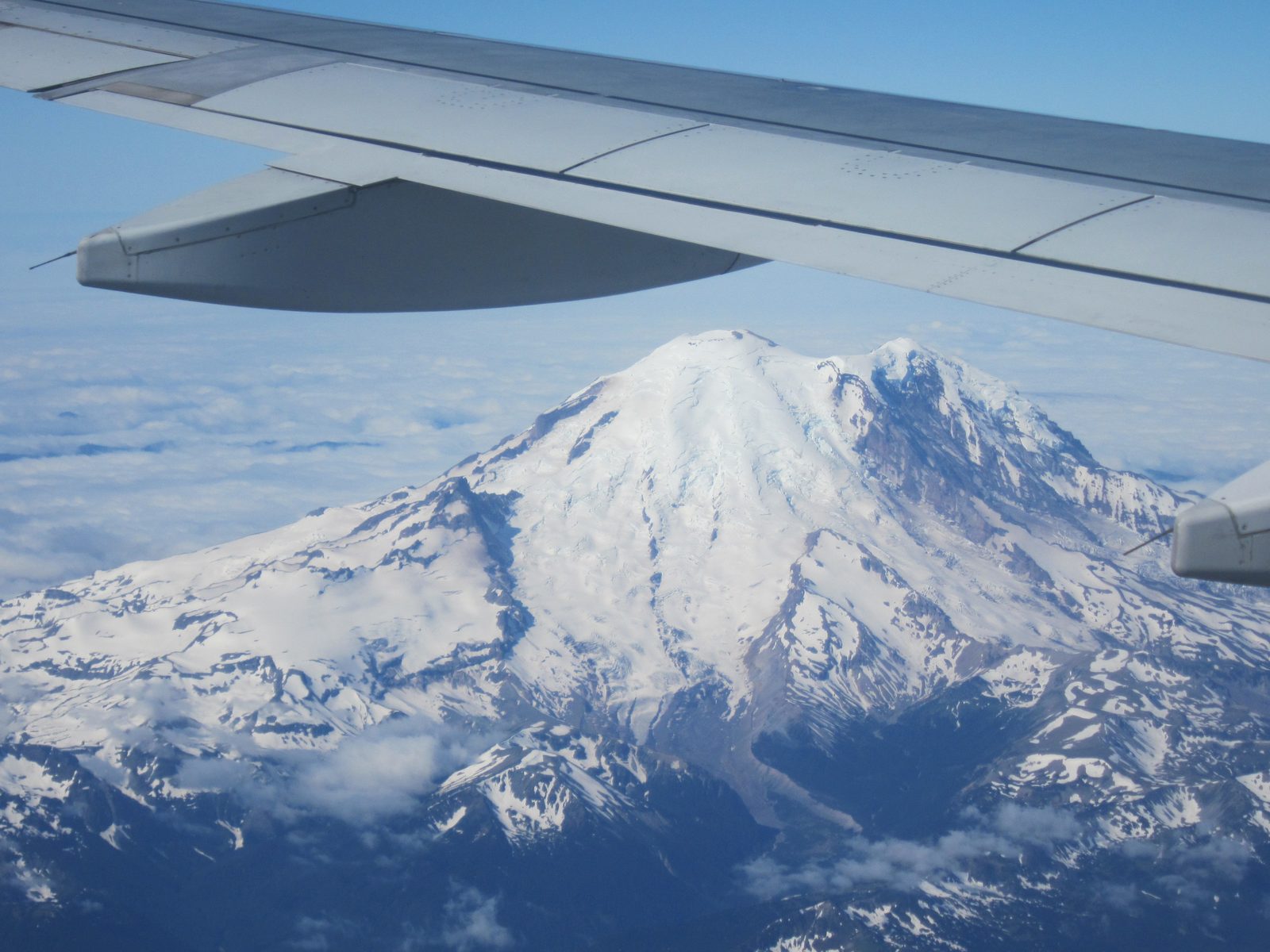 A few minutes later, Rainier came into view.  The flight path from PHX is really great in that...