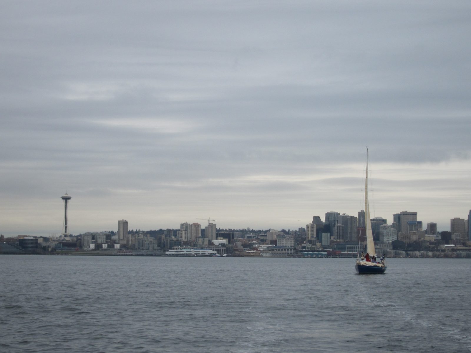 Sailboat + Space Needle (these pictures accentuate how far the Space Needle is from downtown).