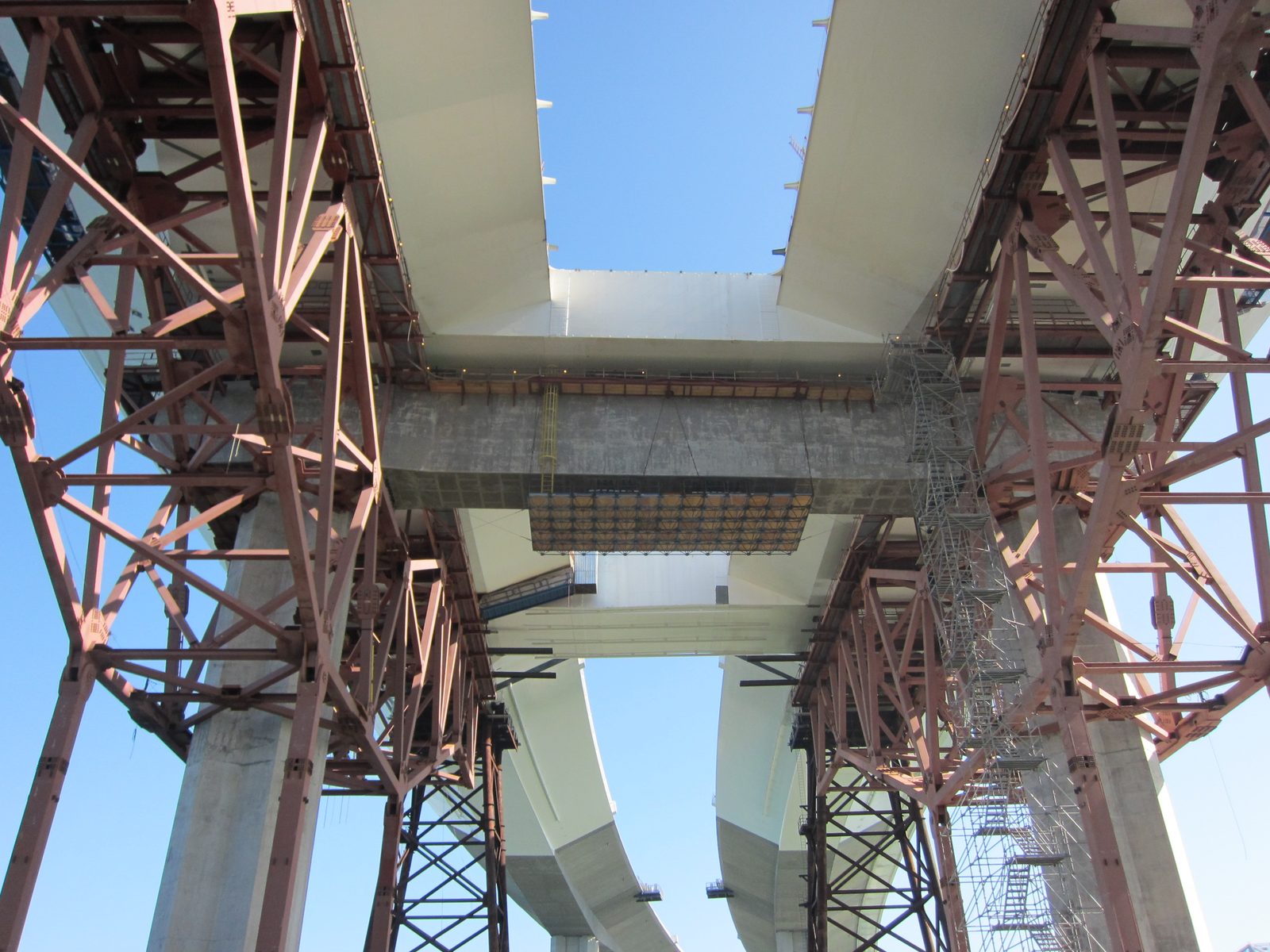Looking up at the bent cap at the start of the SAS.