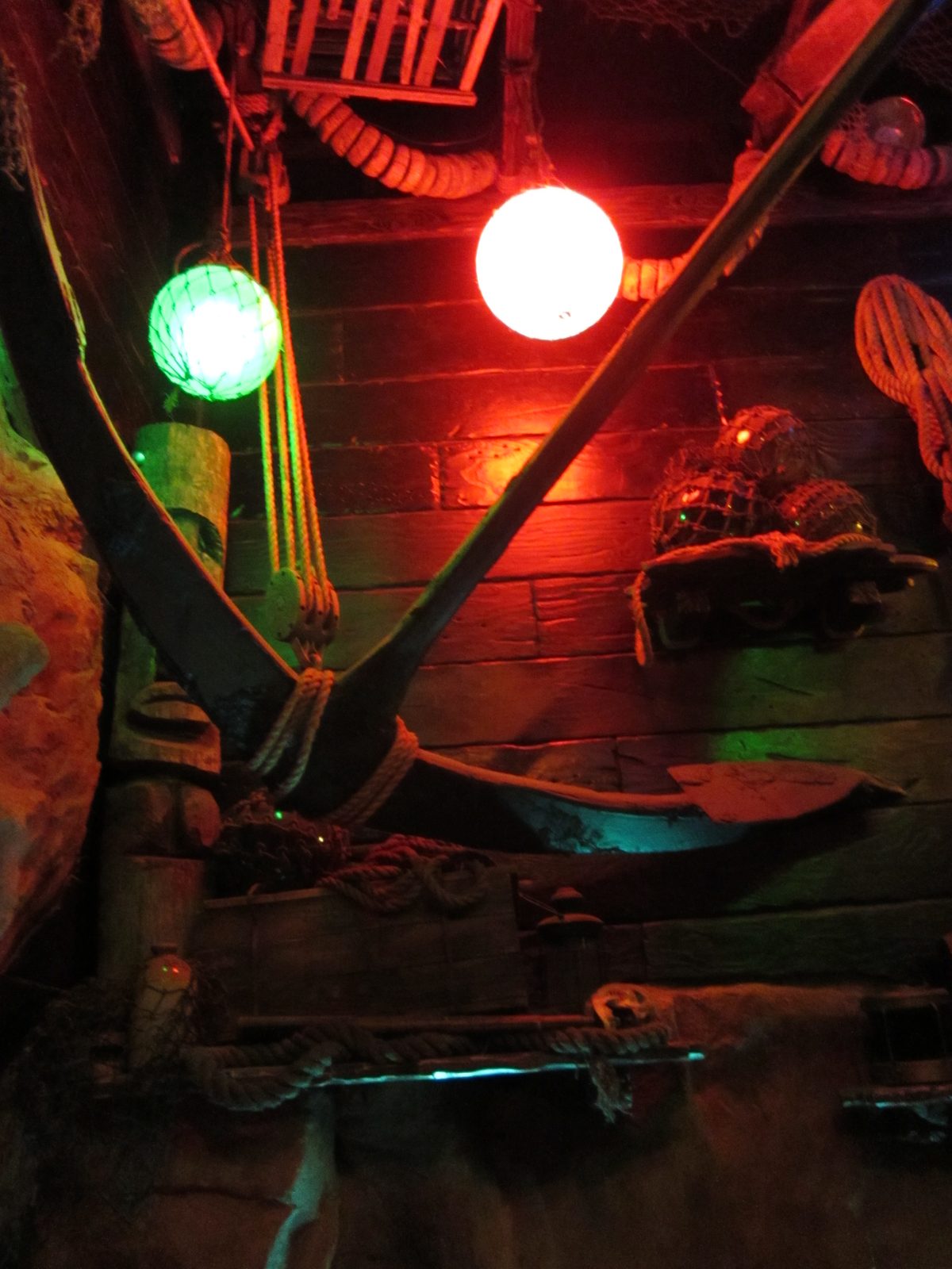 Giant awesome anchor on the wall of the bar.