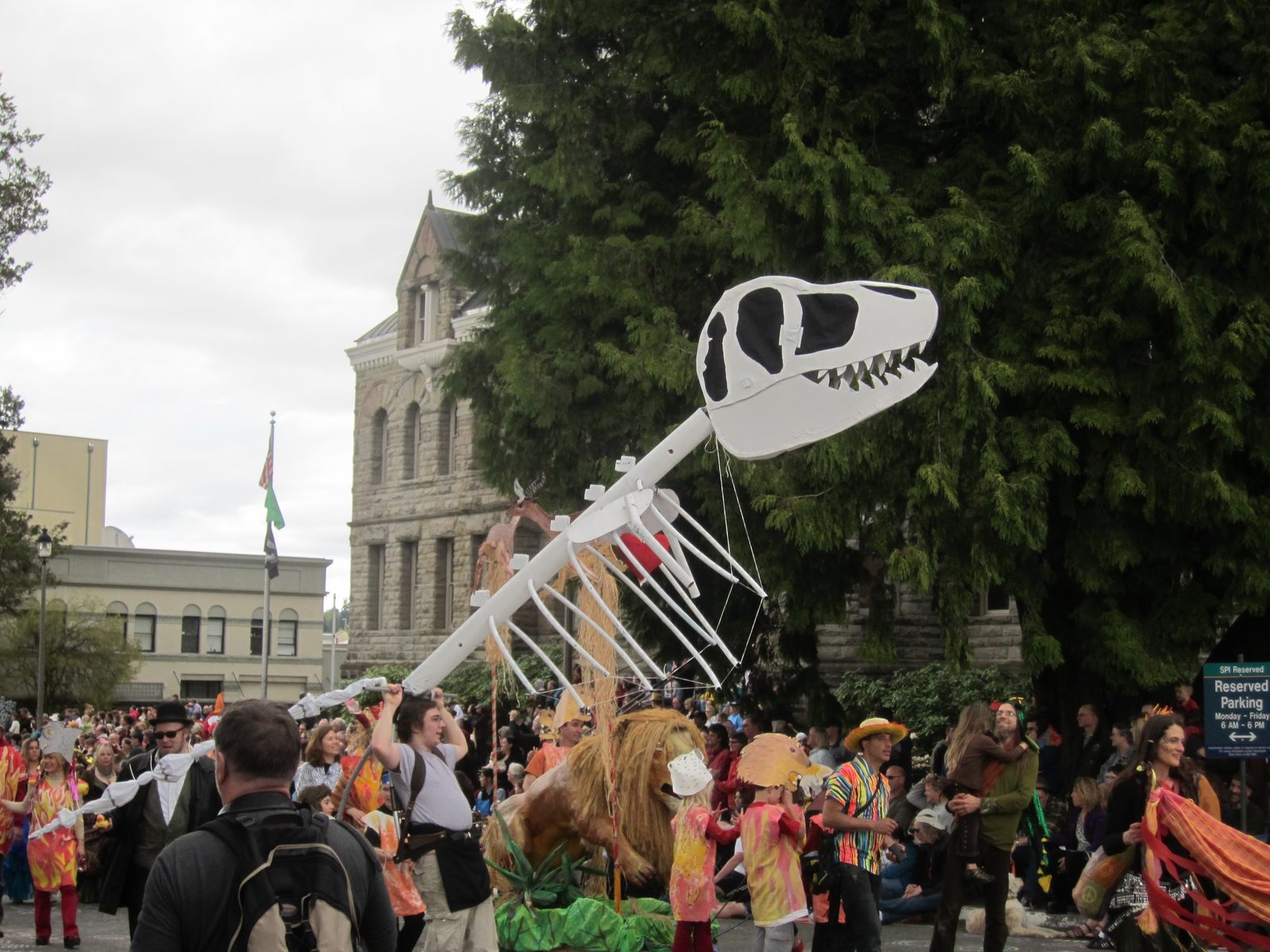 Look, a dinosaur!  I'd be scared, but I'm pretty sure he's already dead.