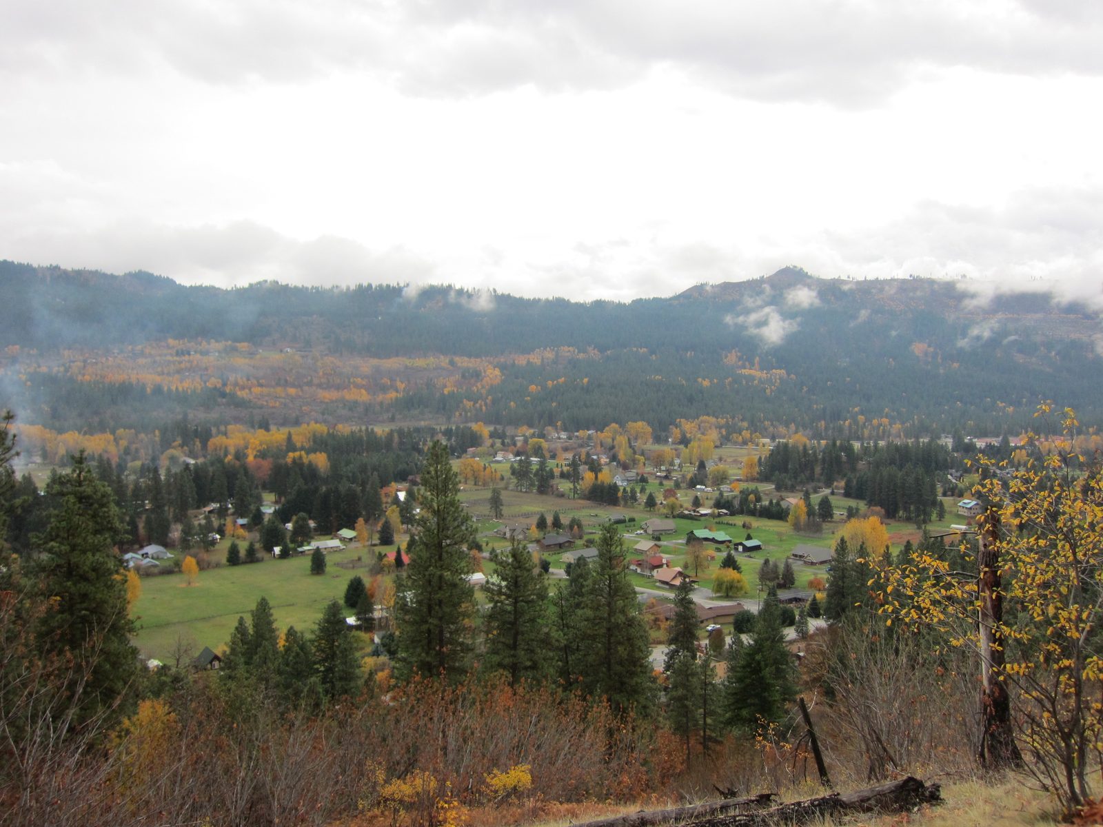 Looking down into the picturesque farmland and houses just outside of Leavenworth.