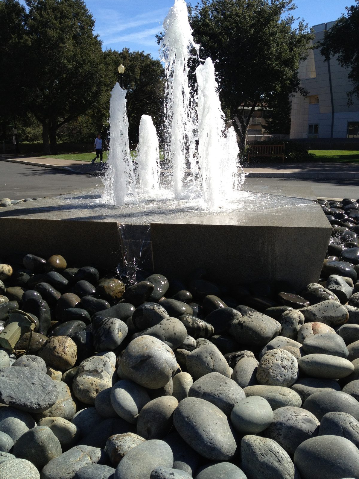 A nice fountain near the Stanford tower.