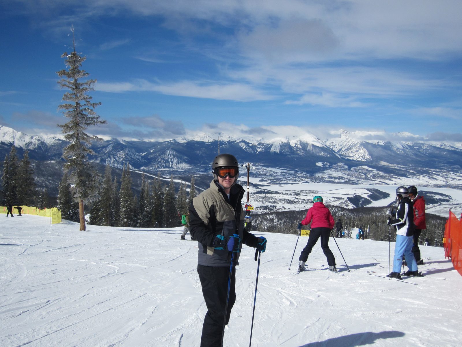 Daniel with the Rockies (and some newbie skiers).