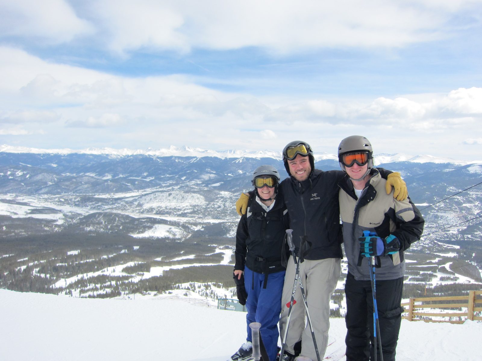 This photo probably would have been better if the shortest skier had been in front, not in back.