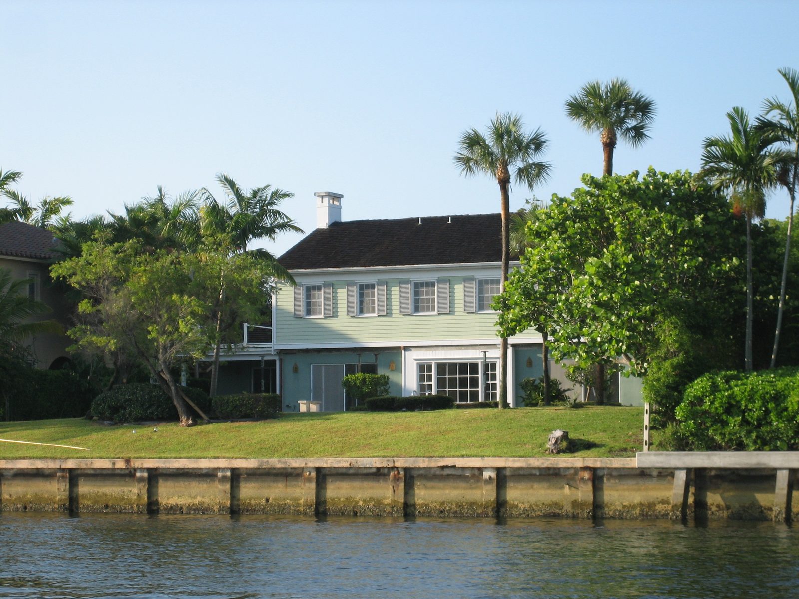 Random CT-looking house on the Florida shore