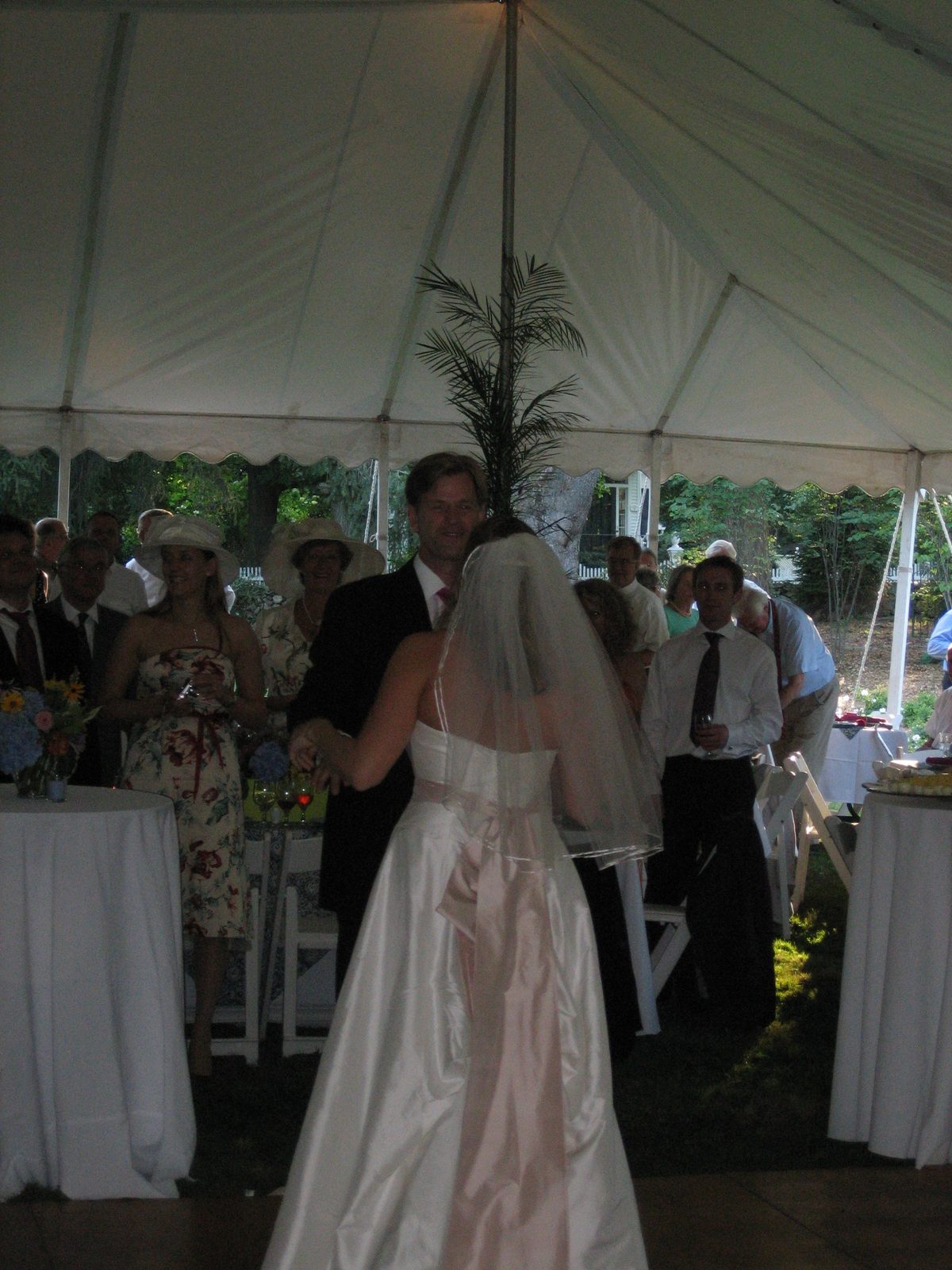 Maggy and David sharing a first dance