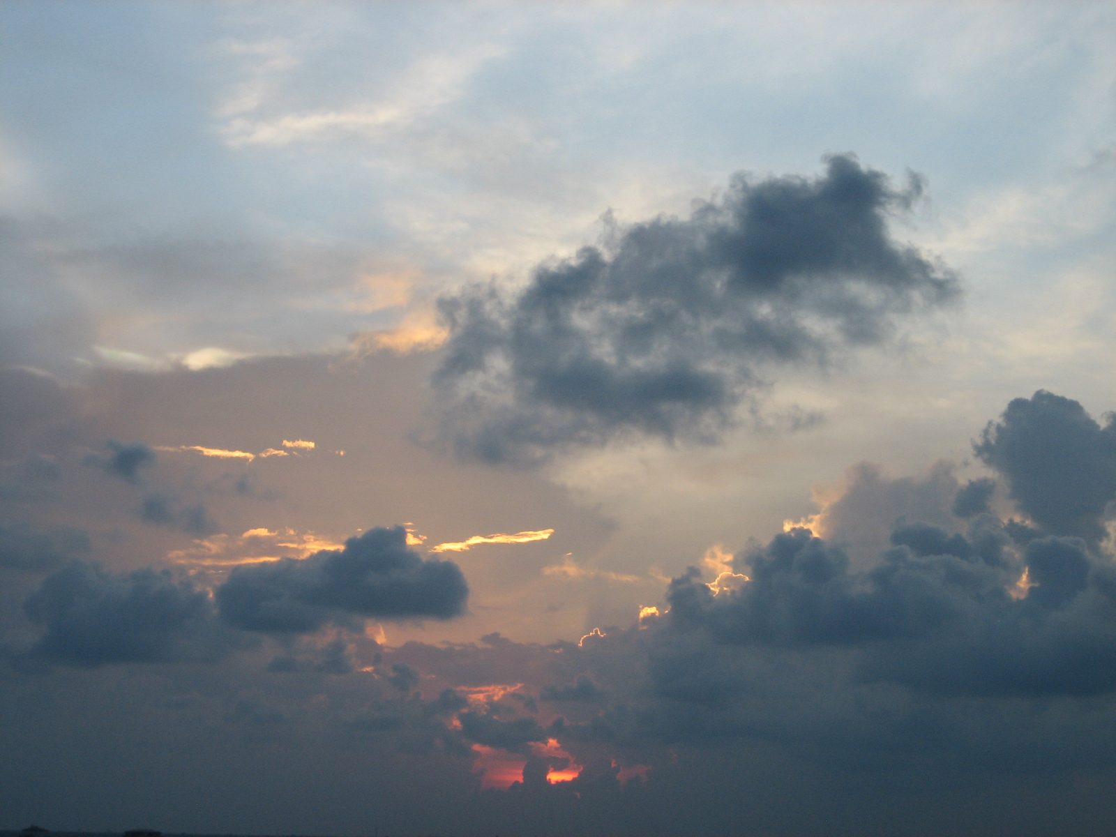 The skies were beautiful all weekend.