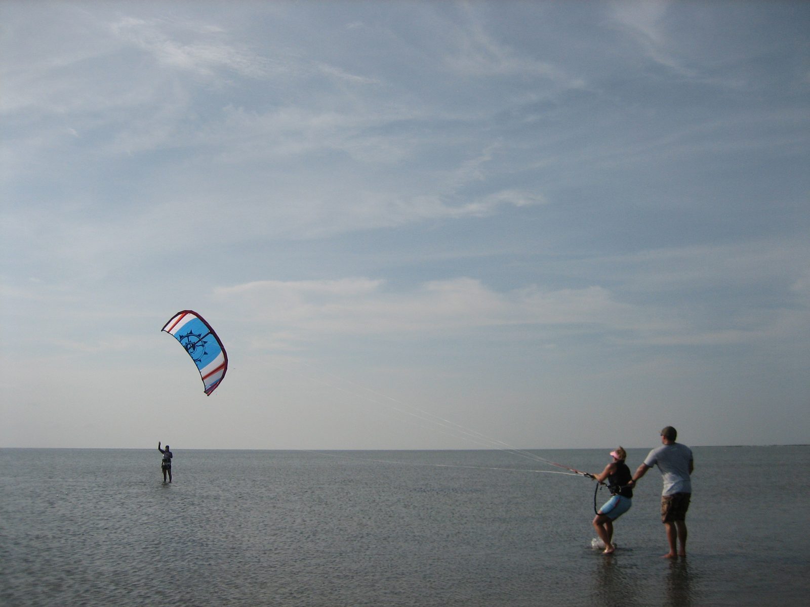 As you can see, the kite isn't necessarily that high and the wind isn't that strong, but Jules...