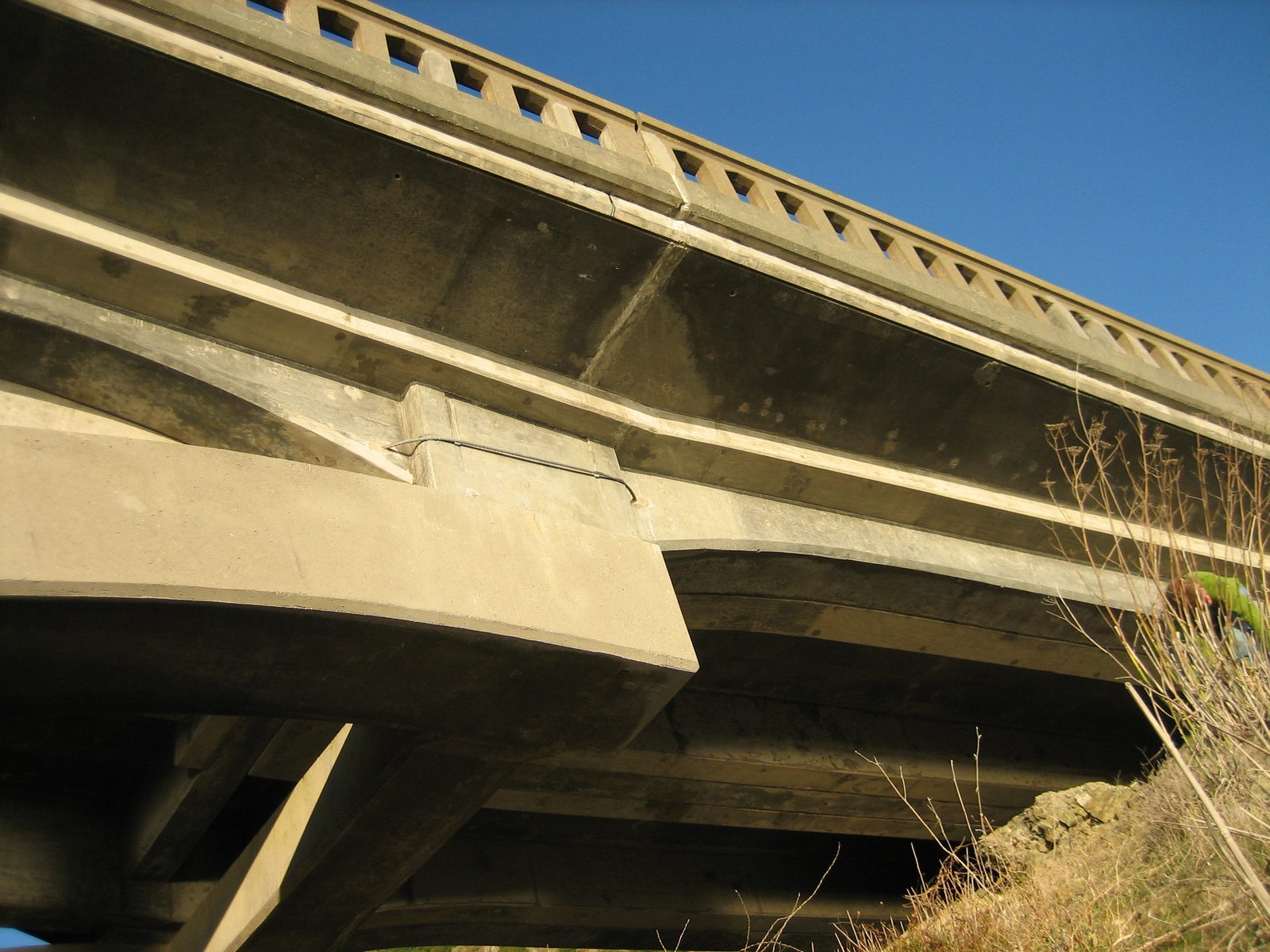 Oddly, the bridge had two full arches, and two half ones.  I can't figure out how this works,...