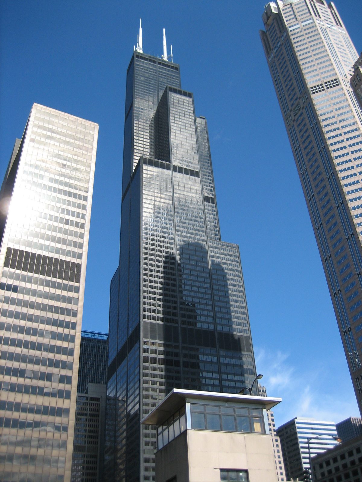 Fun warping of the buildings on the left and right.