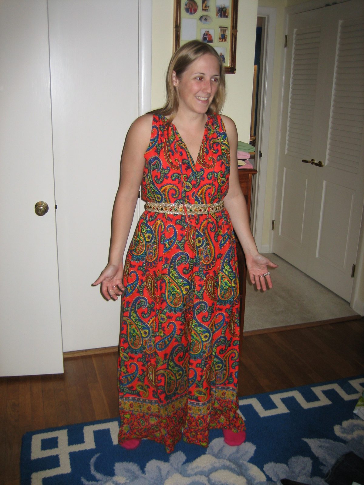 It's just... such an awesome dress/suit-thing.  In all truth, it was quite comfortable.  Too bad...