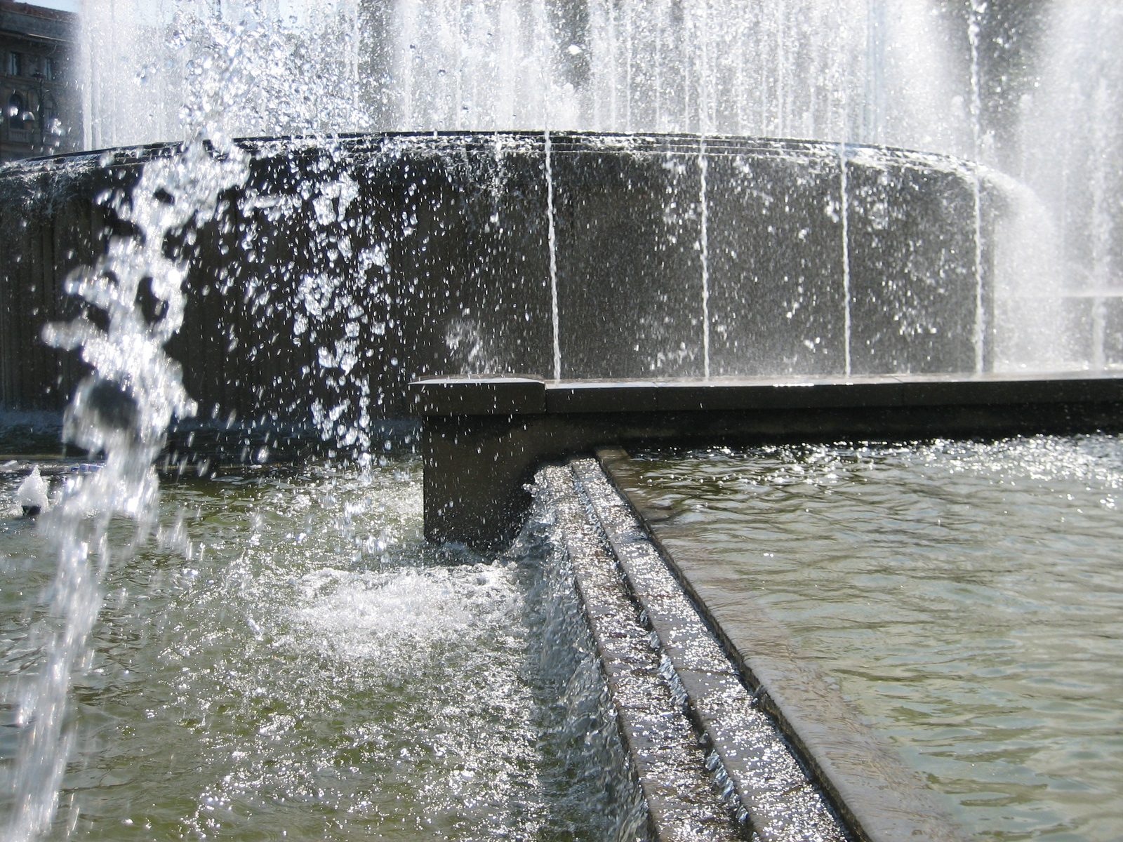 It was rather hot in Milan... I was very tempted to climb into this fountain.  I resisted, however.