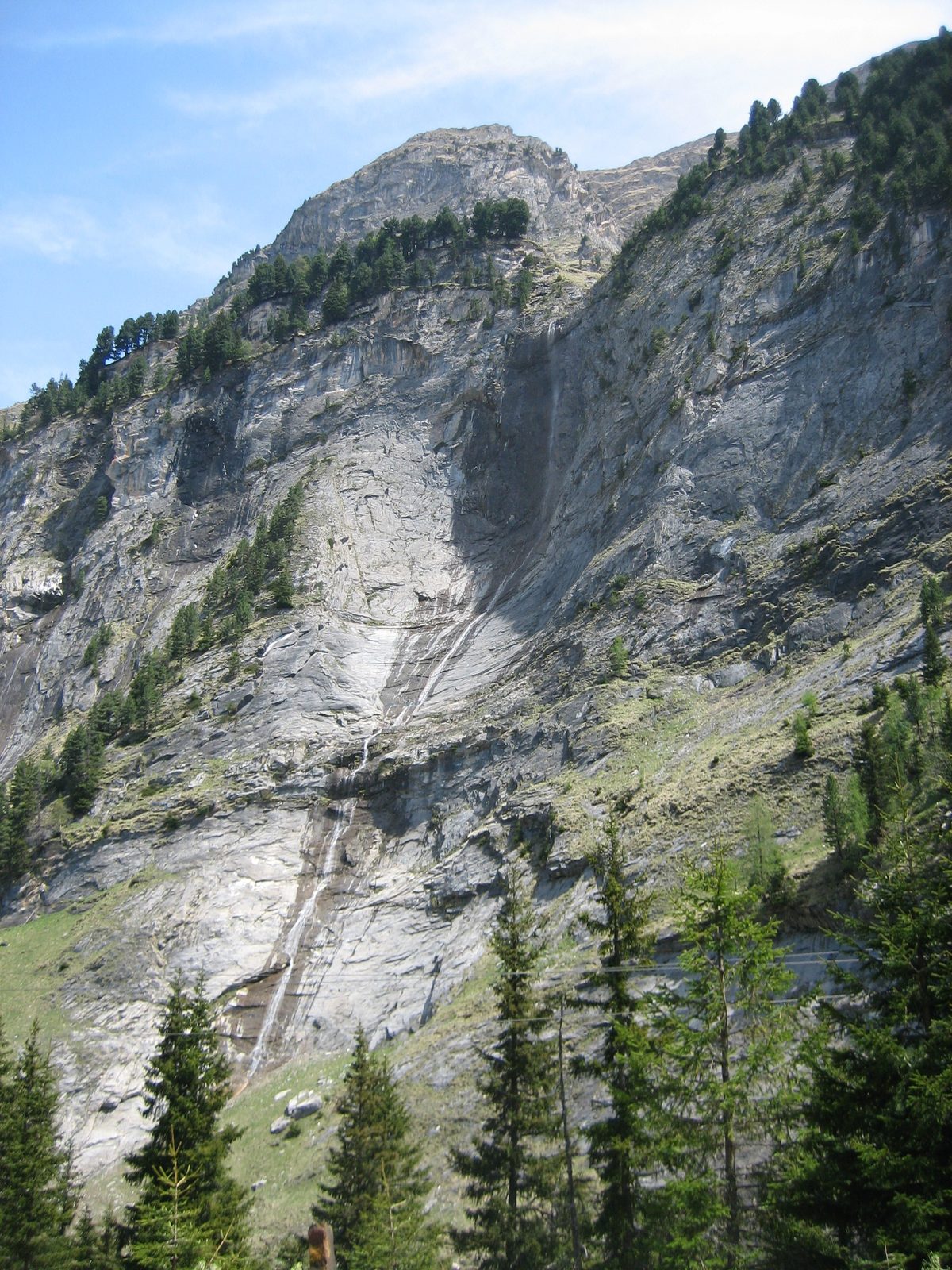 This recess in the rock was so neat -- it has obviously been carved out by thousands of years of...
