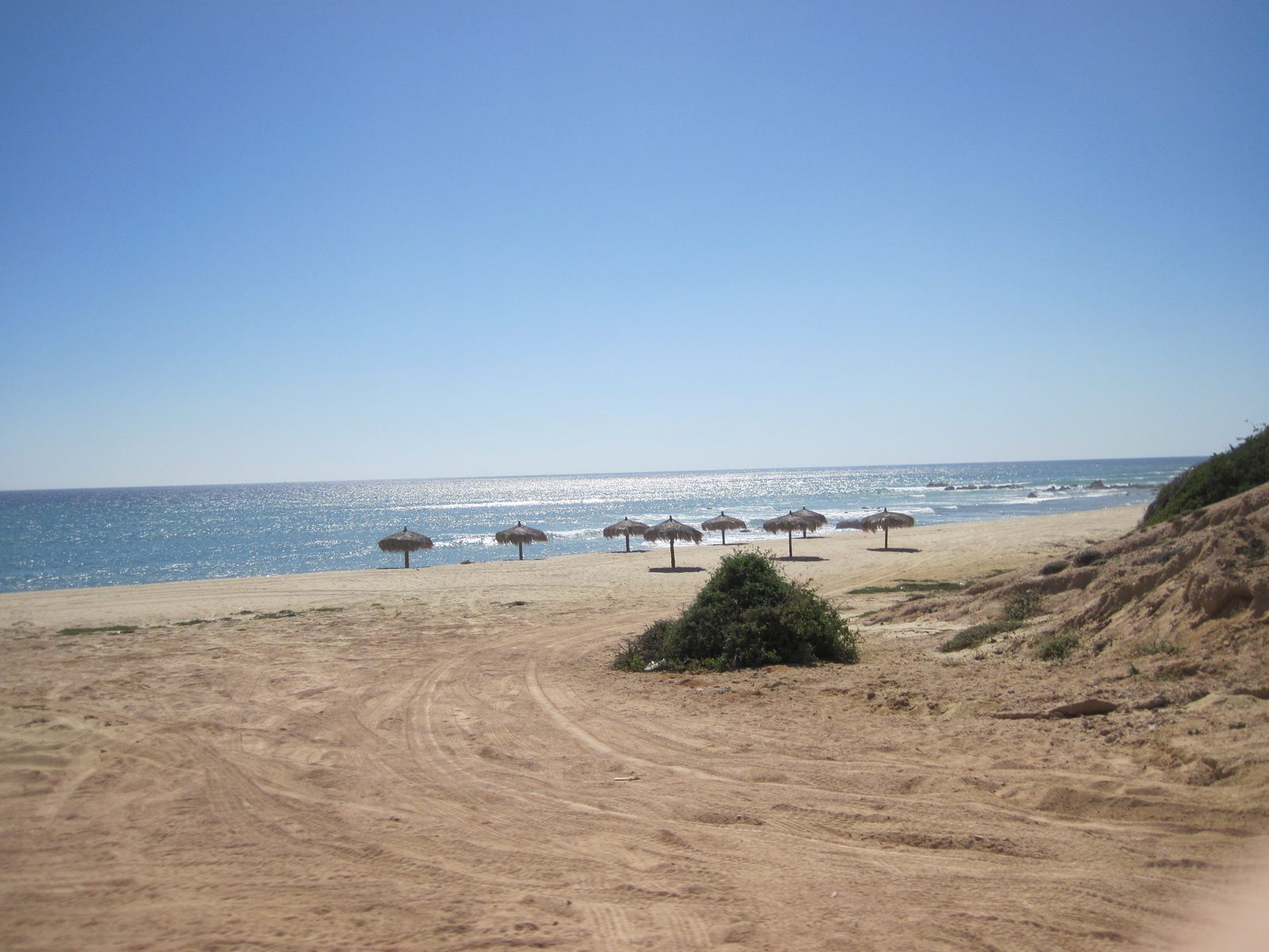 More palapas.