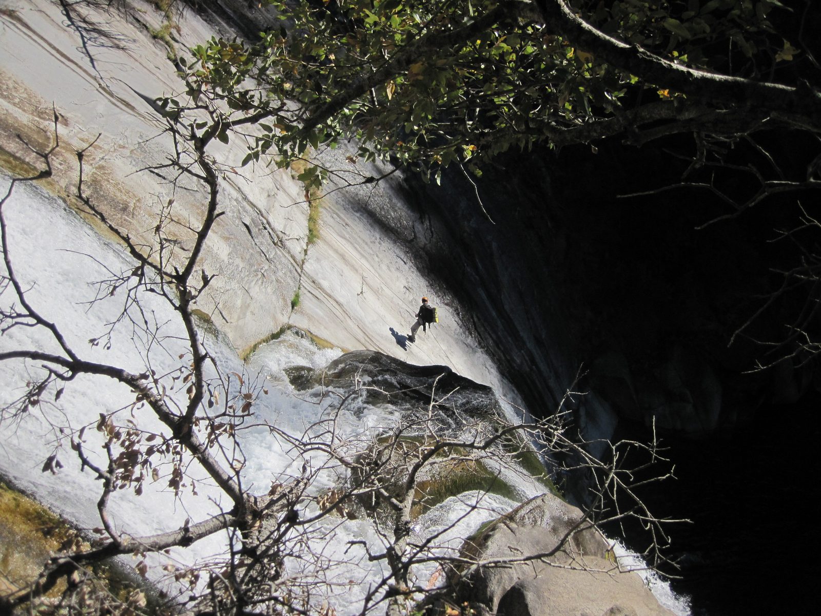 Yang on rappel.