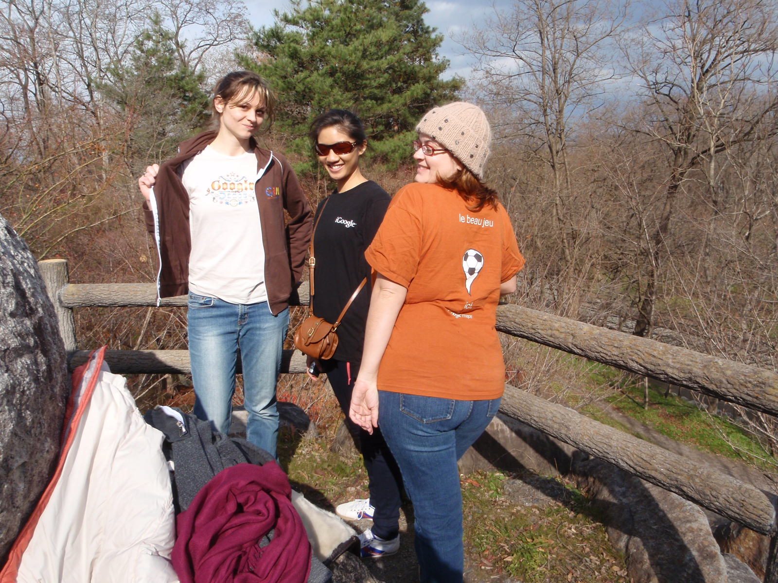 It turns out Jennie, Sara and Cass all wore Google t-shirts today.