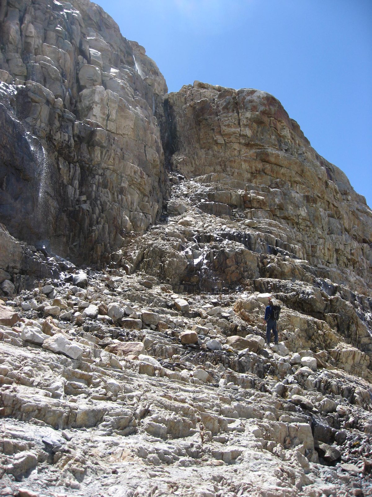 The diagonal slash from before is viewed head-on.