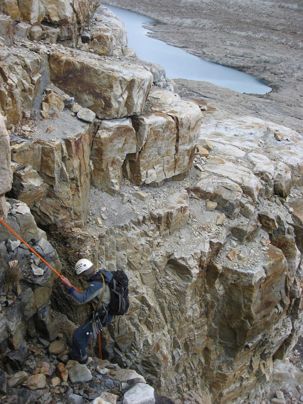 Rodrigo rappels down.