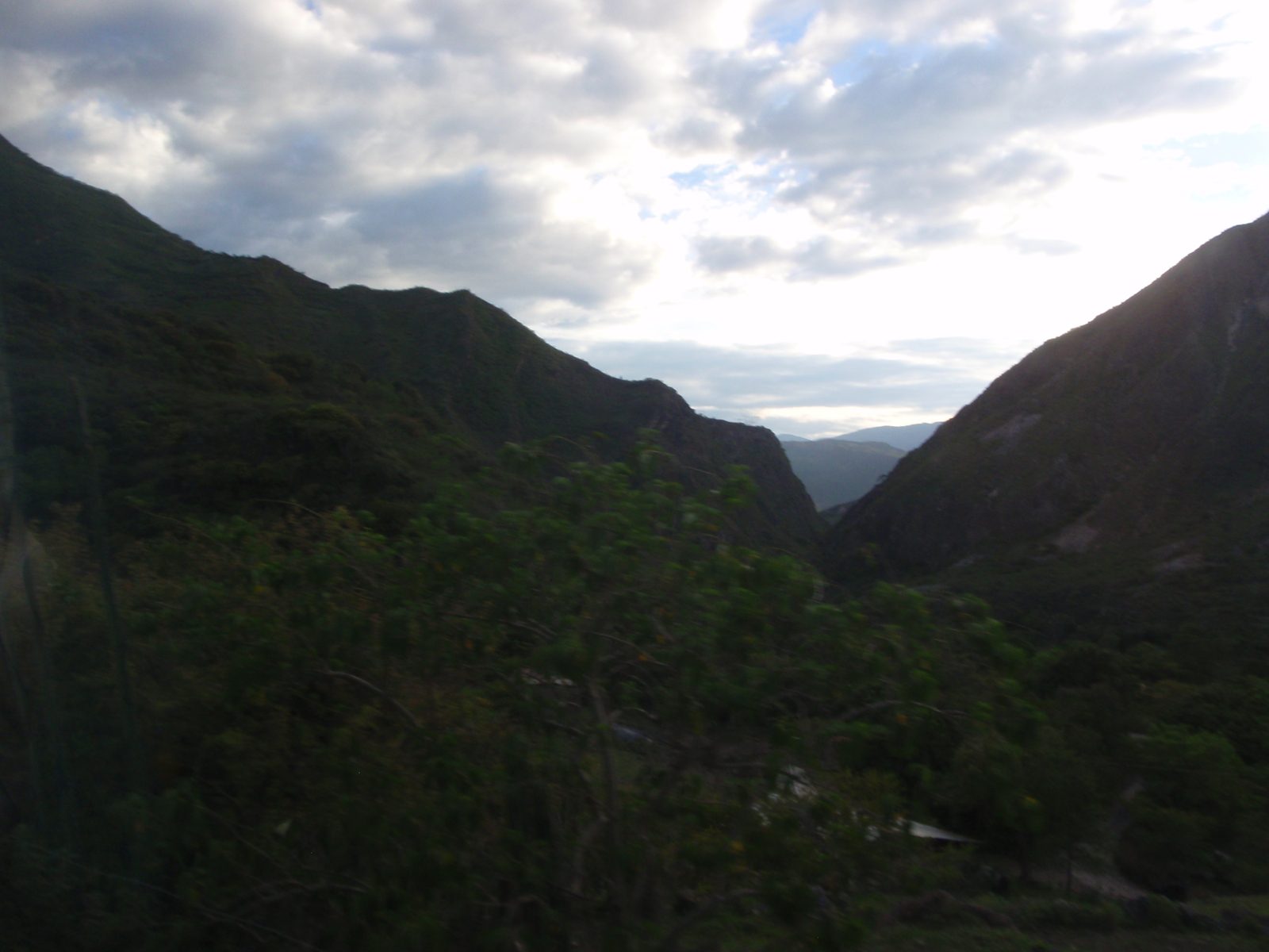 Climbing the other side of the valley, to El Cocuy.
