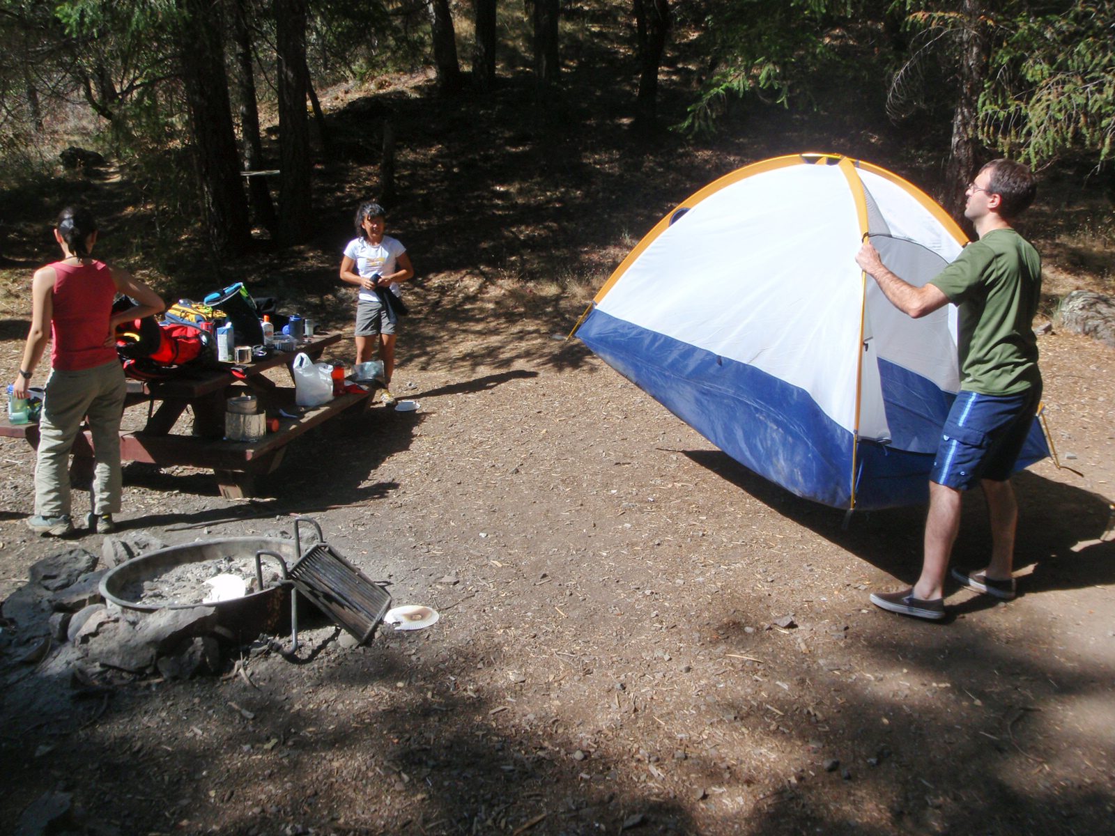 Chris cleans house during our leisurely breakfast before heading off to Conda Coolero, a short...