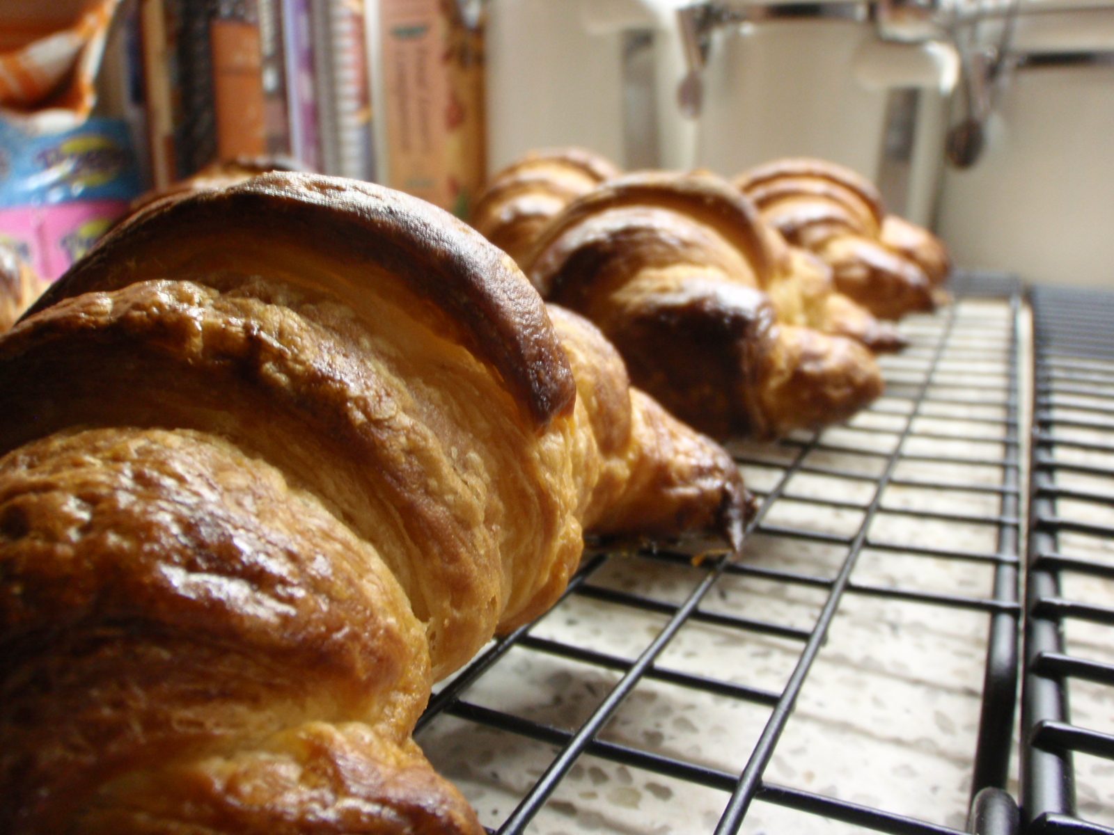 I was trying to capture the translucent flakes on the highest arch of this croissant. ...
