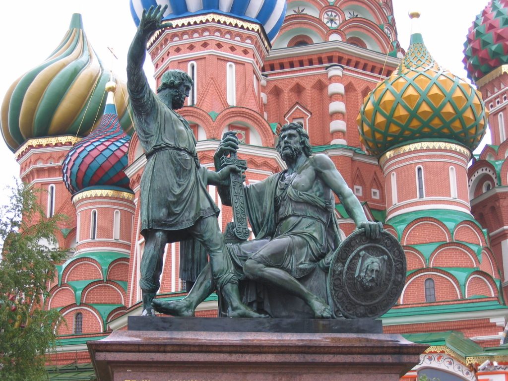 I didn't bother to read the plaque on this statue since my head was hurting from so much hunting...