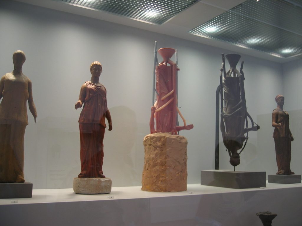 A step-by-step visual guide to how the ancient Greeks made bronze statues.  First a clay...