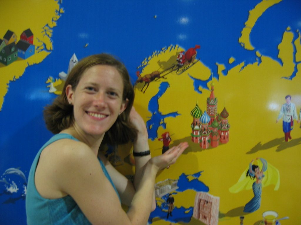 Murmansk, Moscow both shown on map with appropriate icons.  No mention of St. Petersburg. 
