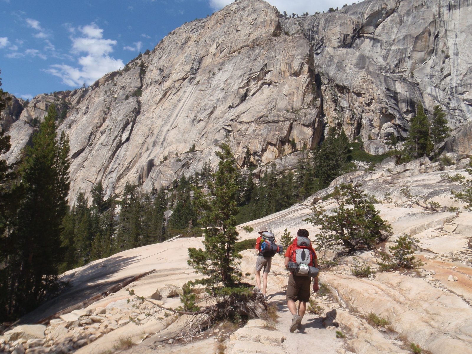 Hiking deeper into the canyon, the walls on both sides (but especially the north) rose dramatically.