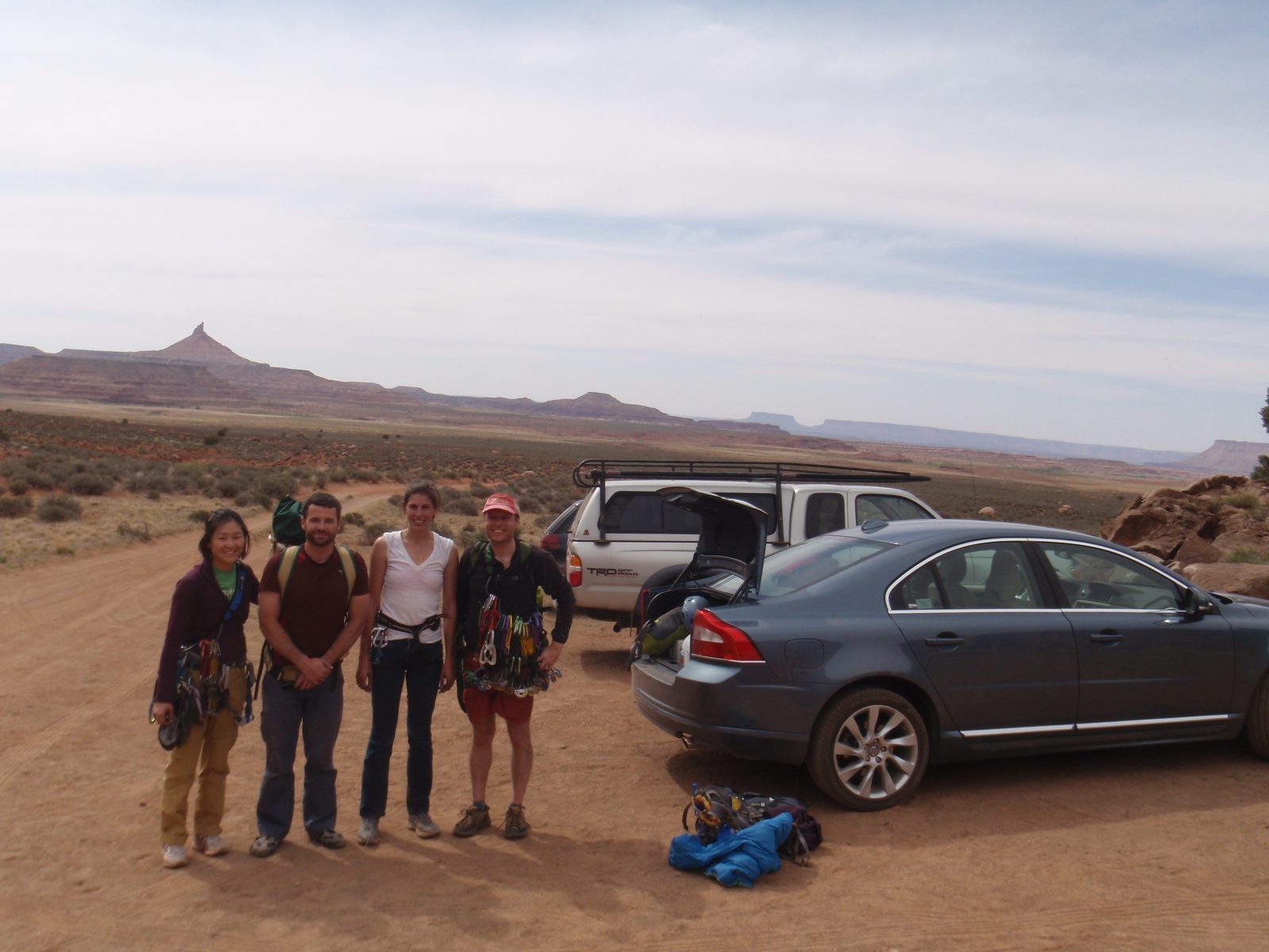 Monica, Jay, April and John back at the parking lot. (North Six Shooter in the background)....