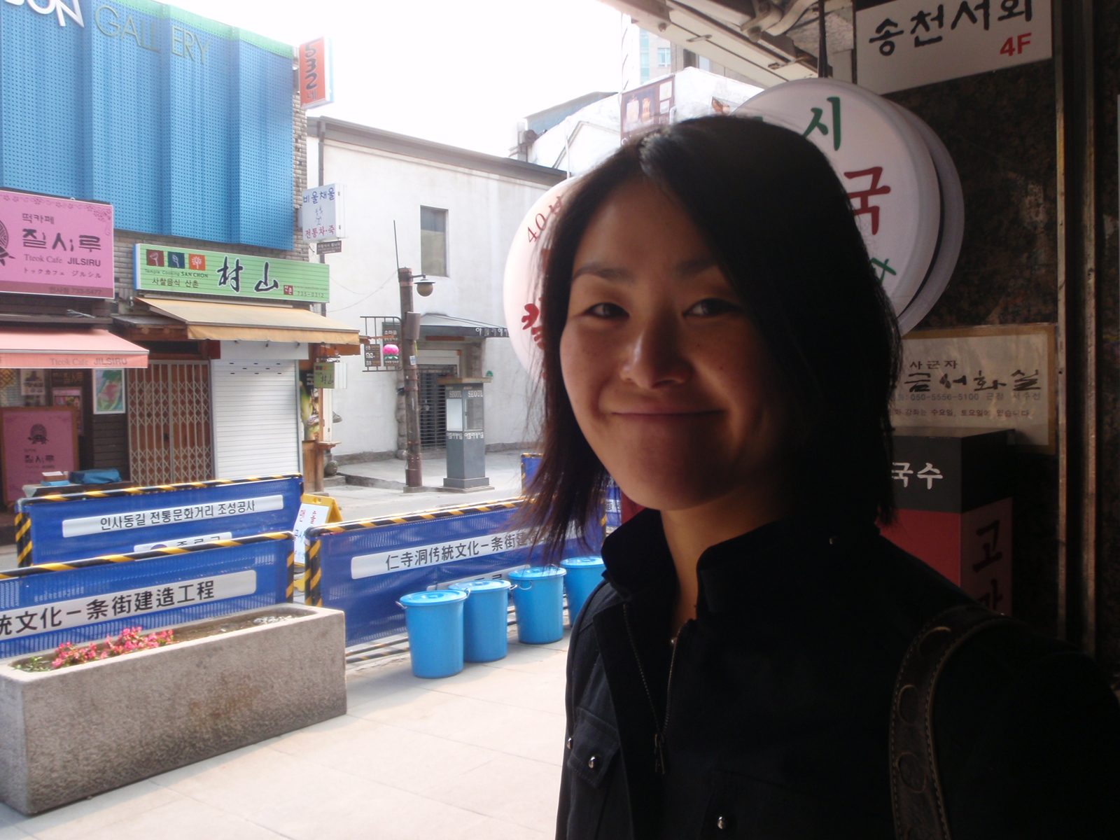 Monica, outside a spice store on the main pedestrian thoroughfares in Insadong, Seoul.