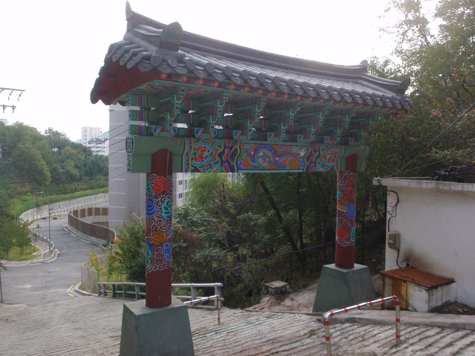 Gate to the temple.  Not really all that impressive.