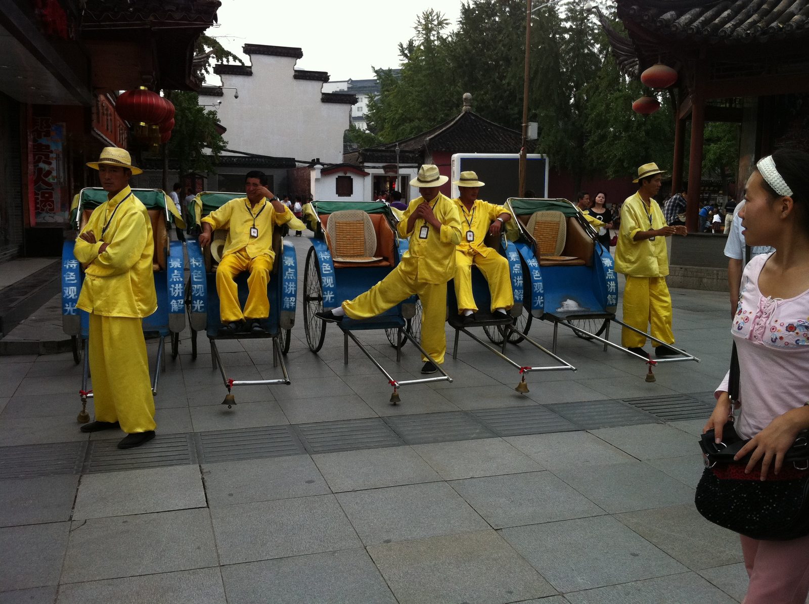 Rickshaw operators ready to give tourists rides.