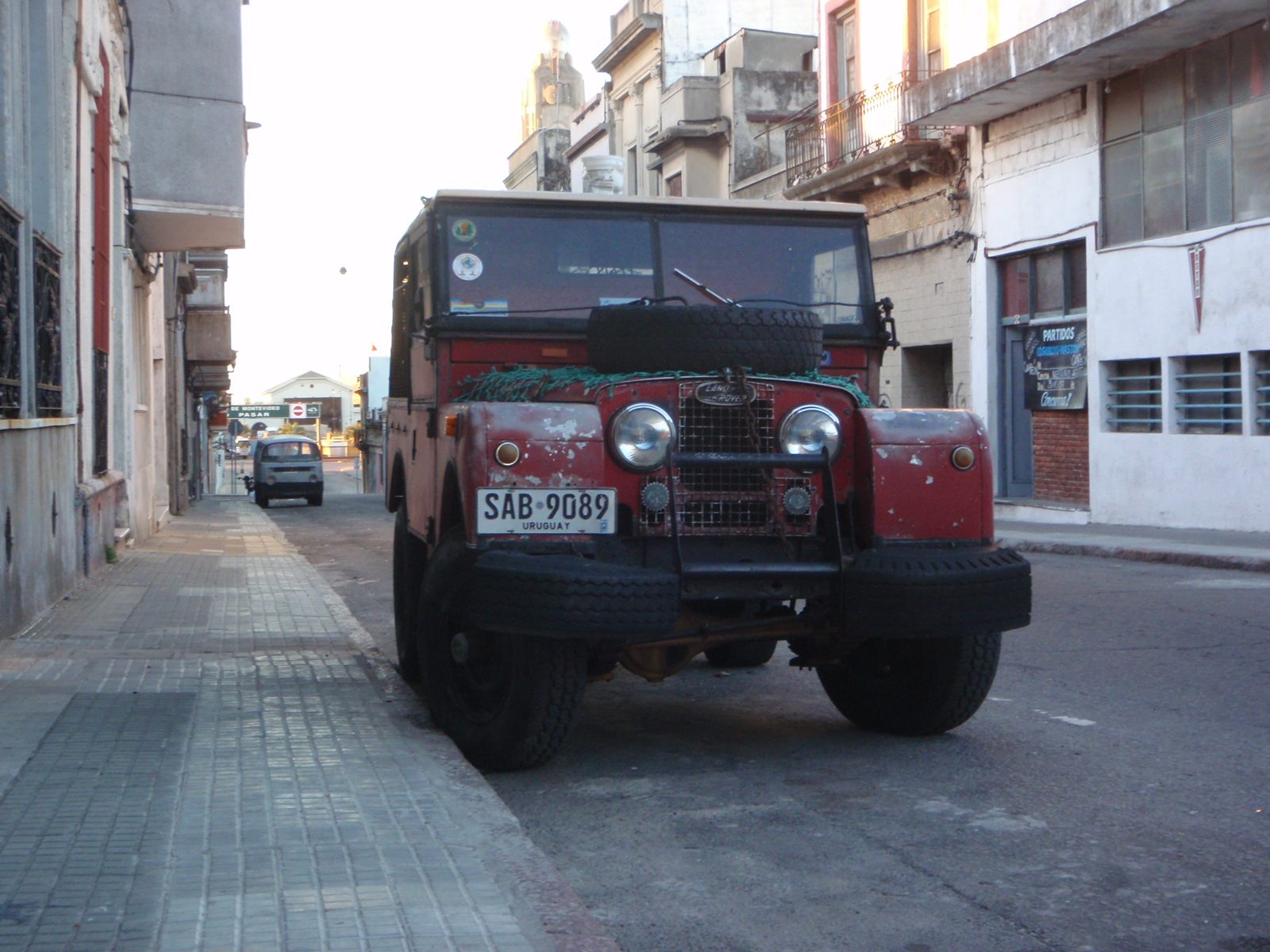 Old school Land Cruiser parked on the streets of Montevideo.  I love the bumpers.