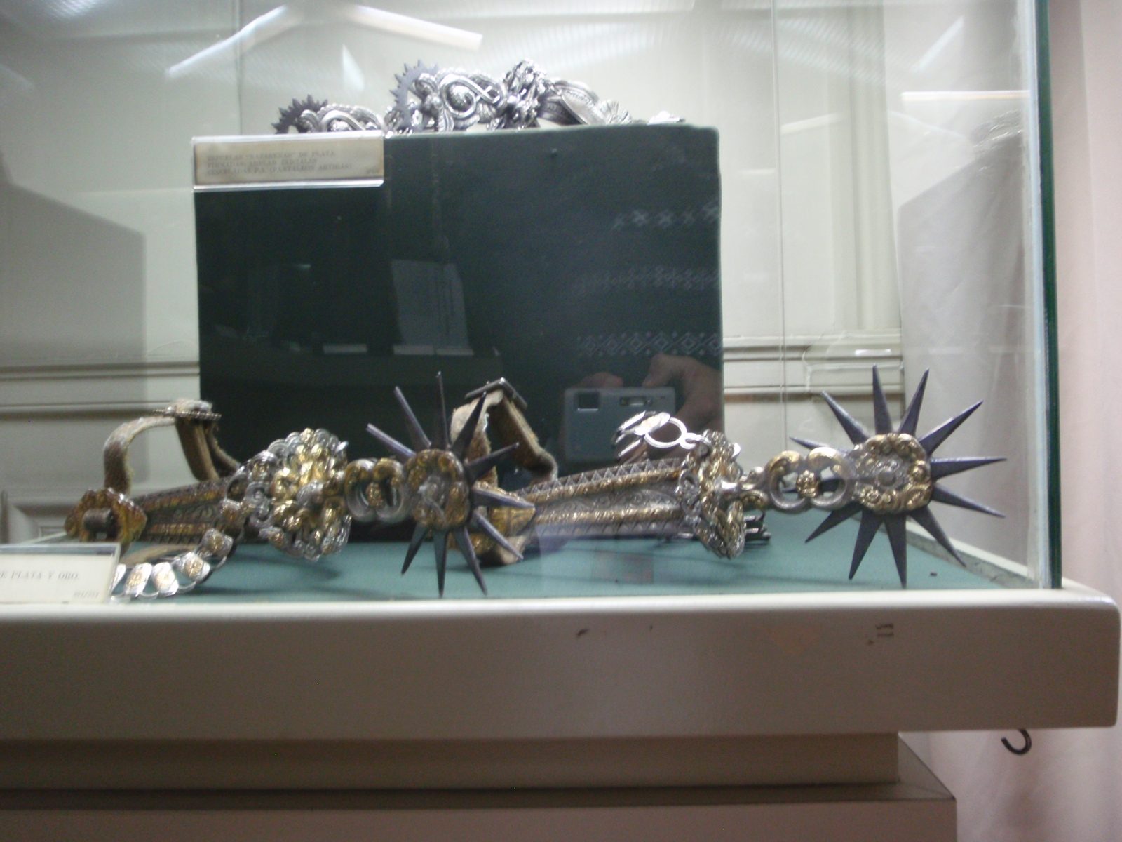 Cool lookin' gaucho spurs!