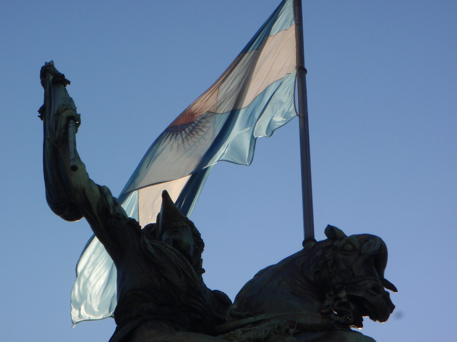 Sadly don't remember who this guy was.  West of the Casa Rosada.