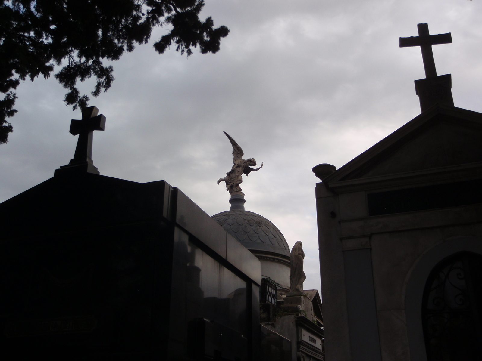 Next stop was the Cementerio de la Recoleta, an amazing collection of above ground mausoleums...