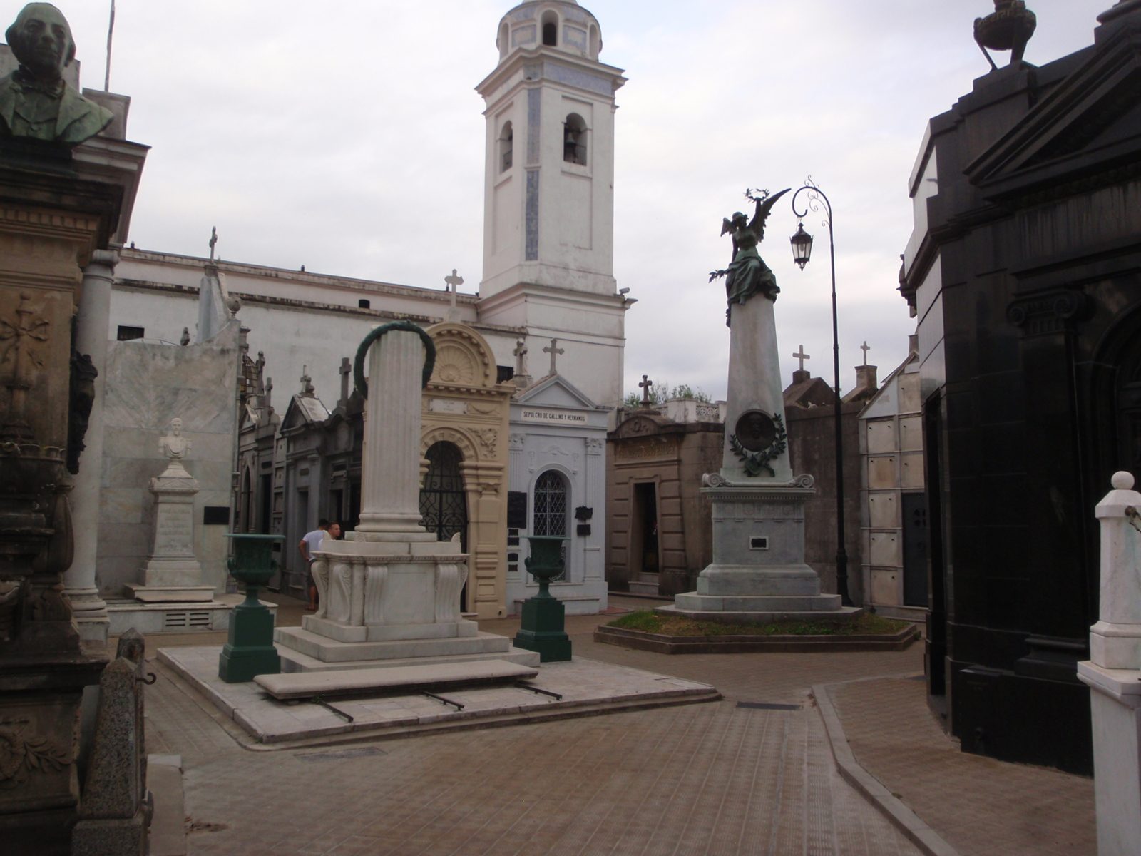 Architecturally, this cemetery was a bit of a hodgepodge.