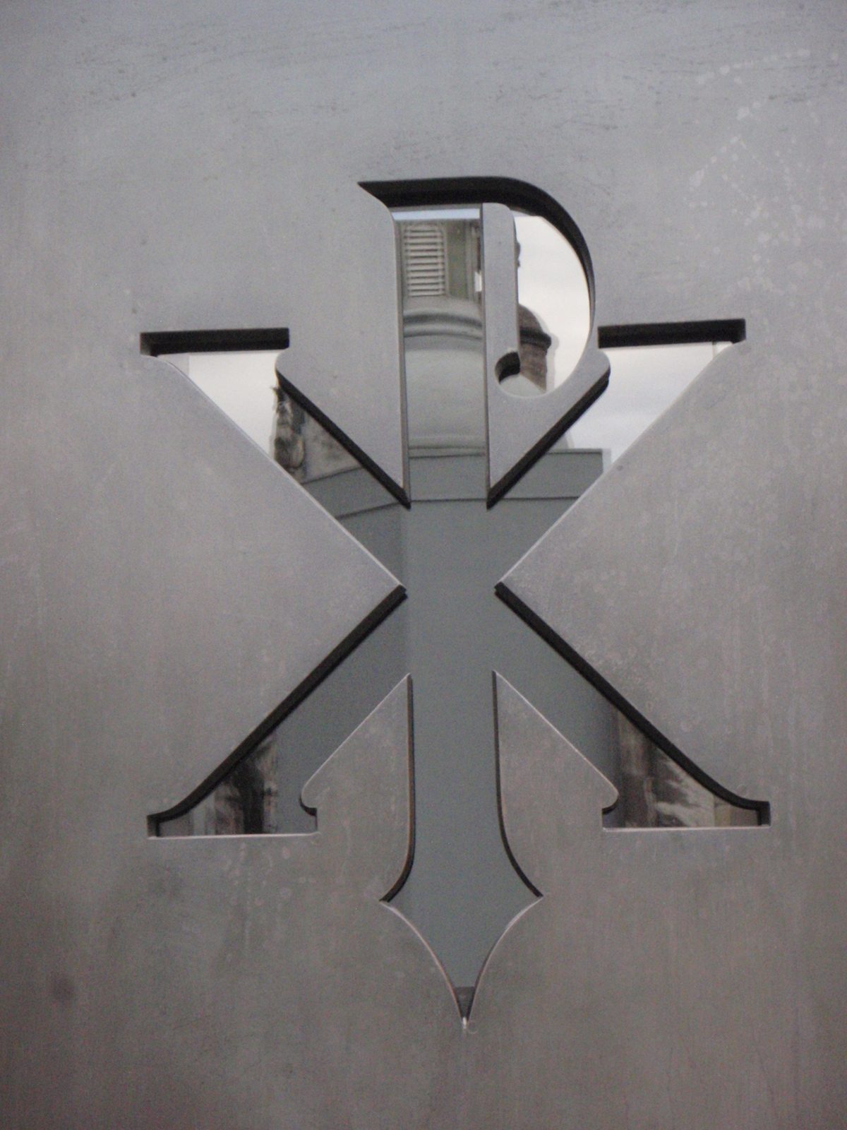 Cool window shape.