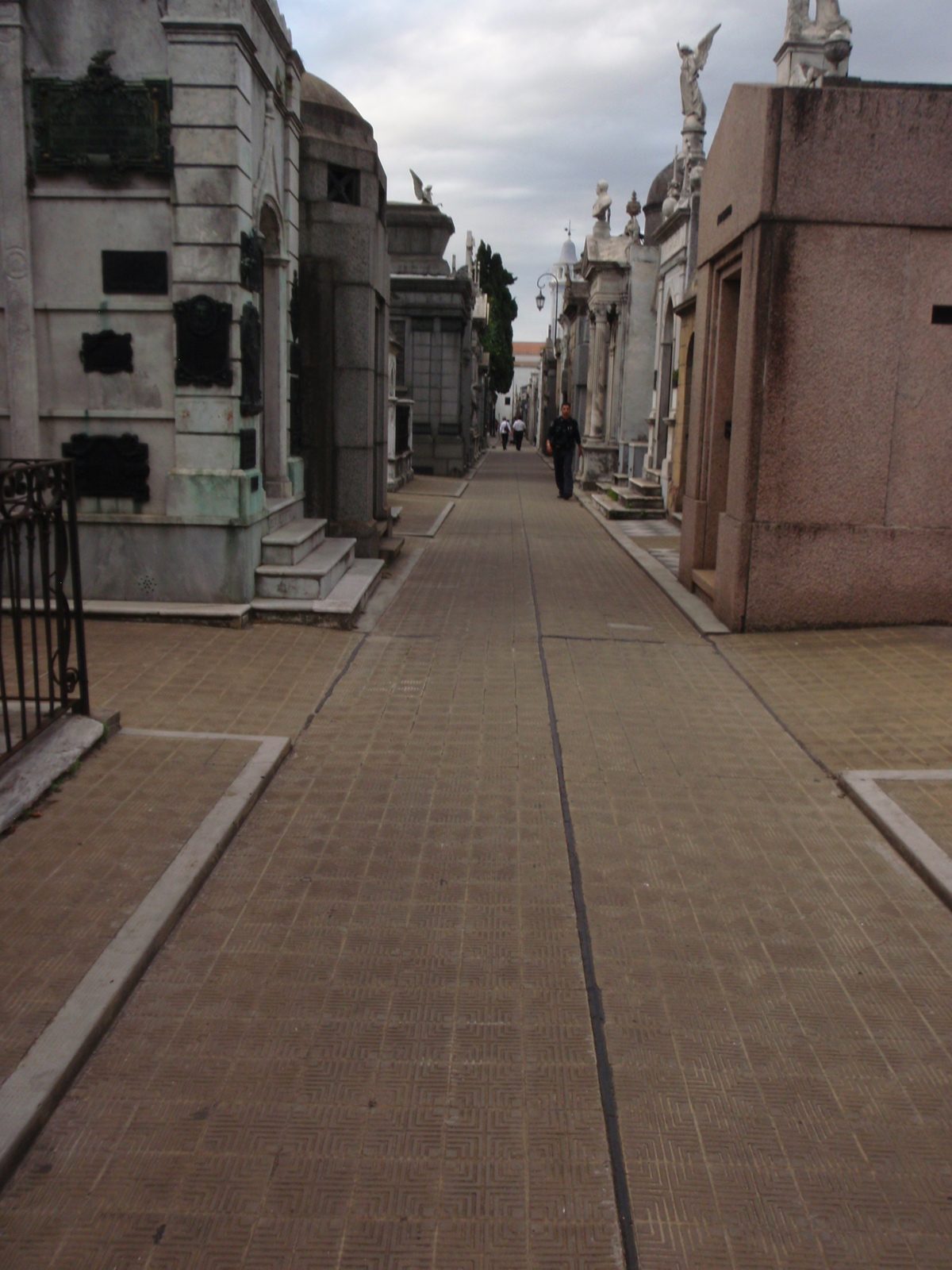 More rows of graves.