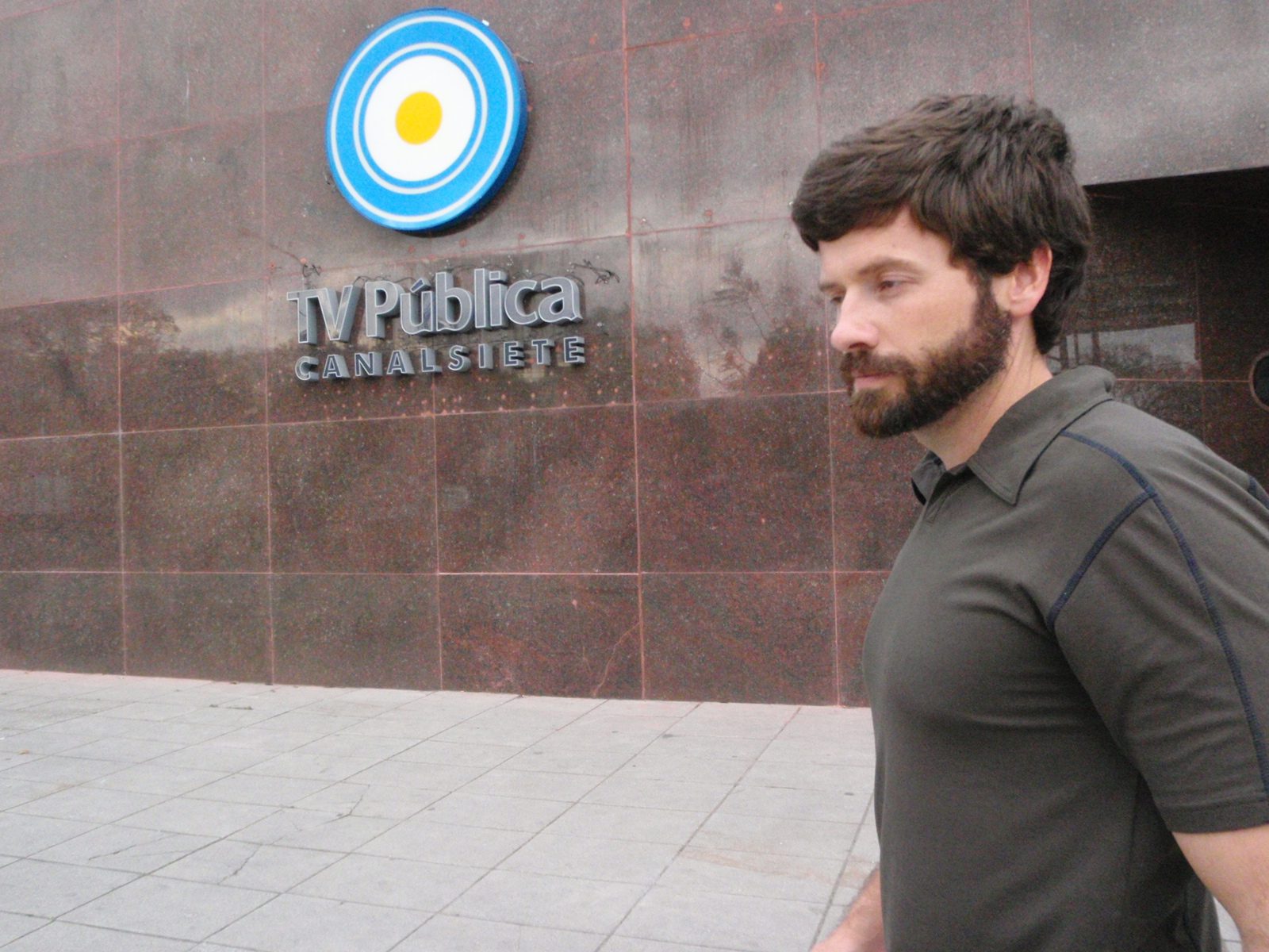 Jay and I walked by Canal Siete (Channel 7) one of the big local TV stations.