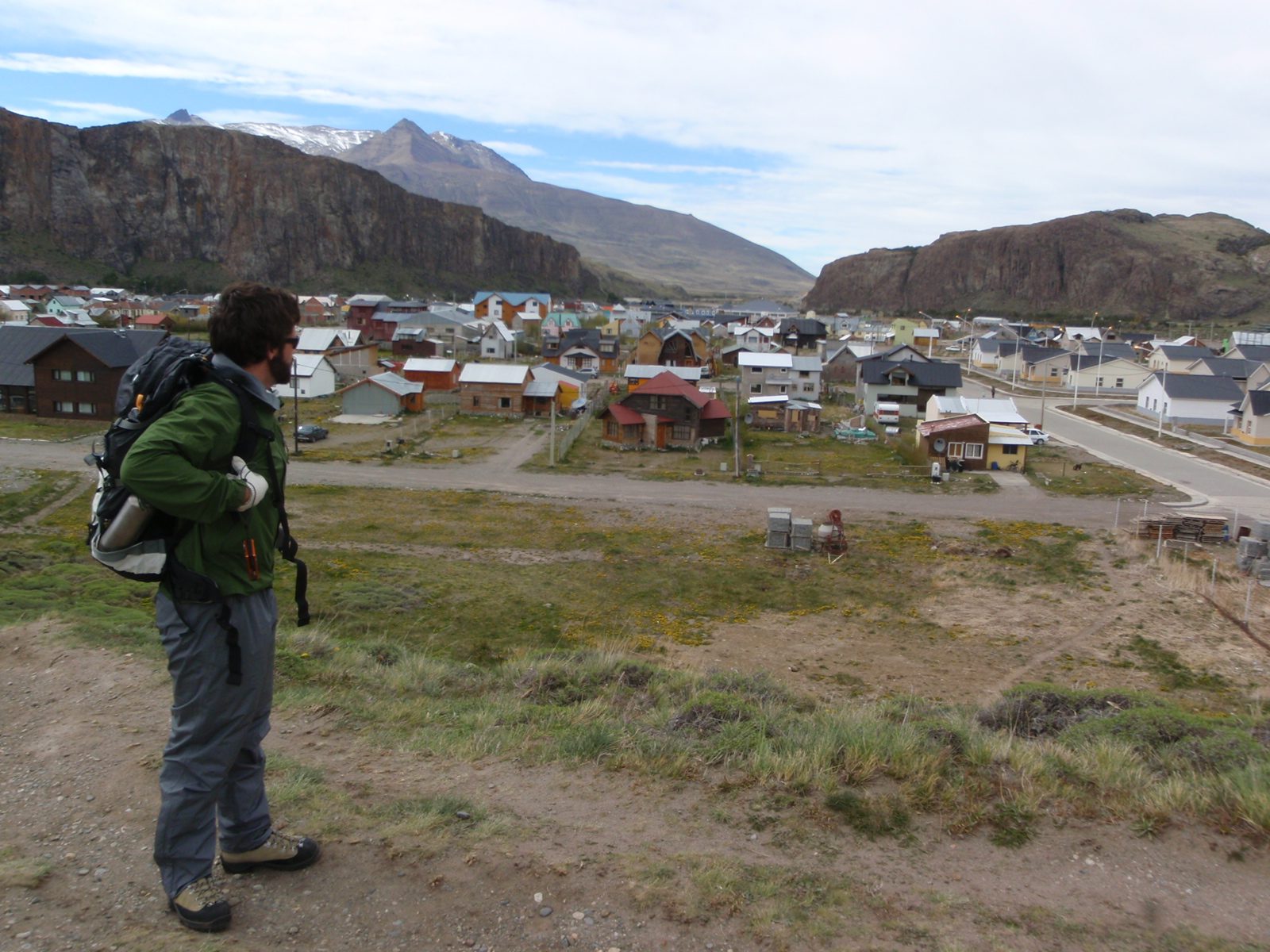Leaving the little frontier town of El Chaltén behind...