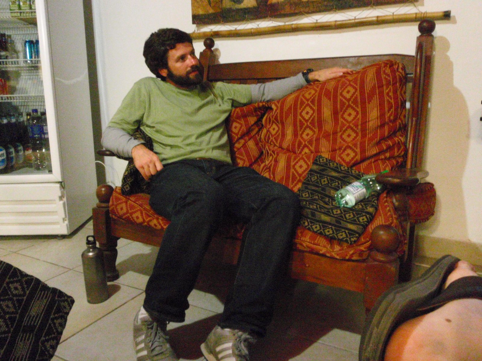 Jay relaxing at Aylen Aike with proprietor Alberto.