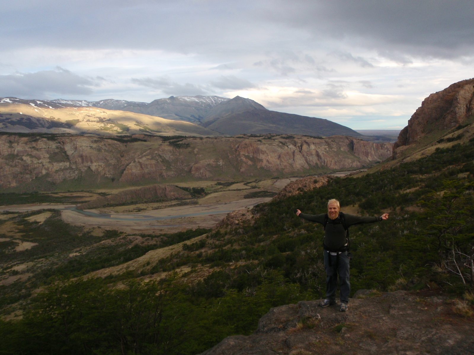 This part of the park reminded me a lot of Zion National Park in Utah.  A lot of the same red,...