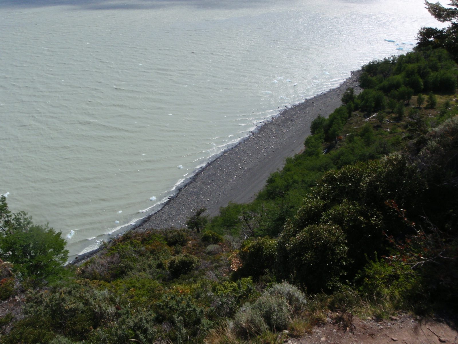 Inviting beach. Too bad it's several hundred feet down with no path.