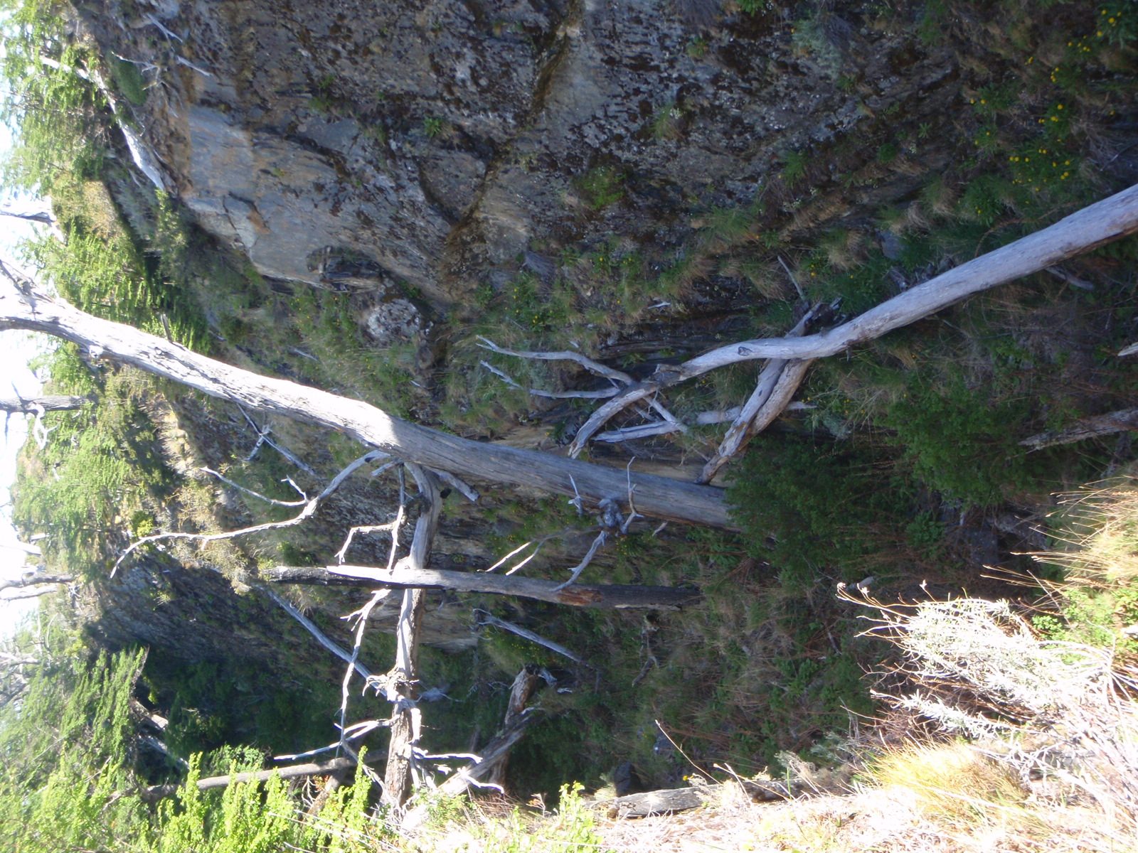 Glacially carved valley running parallel to the main watercourse.